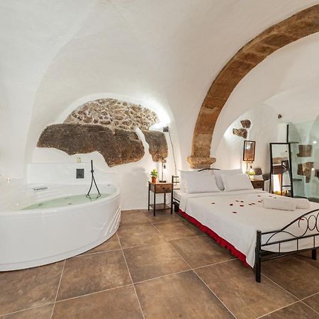 Romantic Loft With Jacuzzi In The Castle Castelsardo Extérieur photo