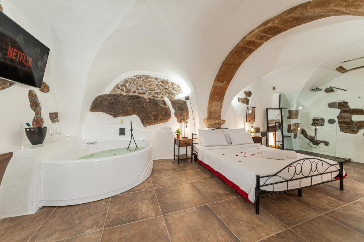 Romantic Loft With Jacuzzi In The Castle Castelsardo Extérieur photo