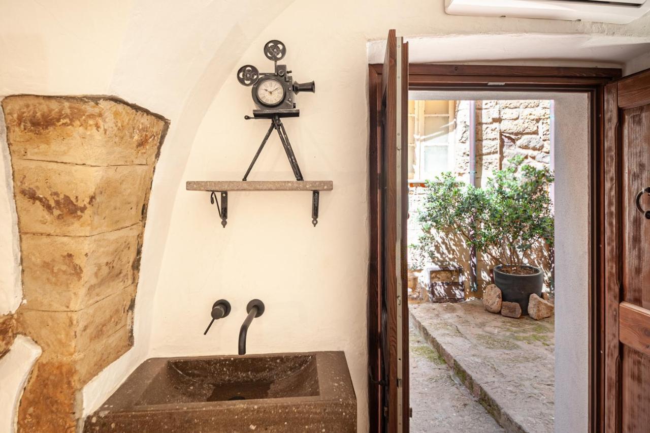 Romantic Loft With Jacuzzi In The Castle Castelsardo Extérieur photo