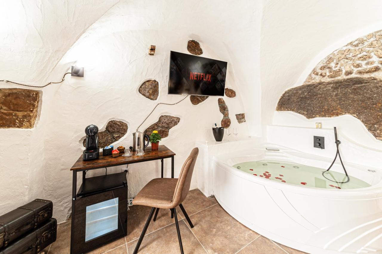 Romantic Loft With Jacuzzi In The Castle Castelsardo Extérieur photo